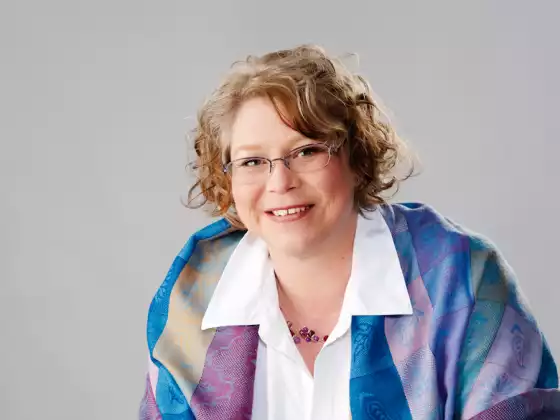 Di Riseborough - Class Instructor