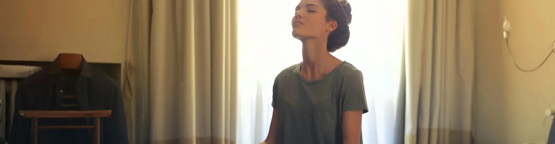 การทำสมาธิอย่างมีจิตวิญญาณ - Online Class by Just Plain  Yoga